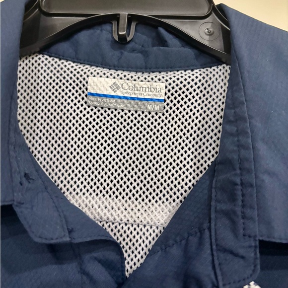 Columbia Men's Casual Green and Navy Button Down Shirts-2 Shirts - Picture 5 of 9